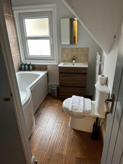 High Wycombe Centre- 2 Bed Flat Διαμέρισμα Εξωτερικό φωτογραφία