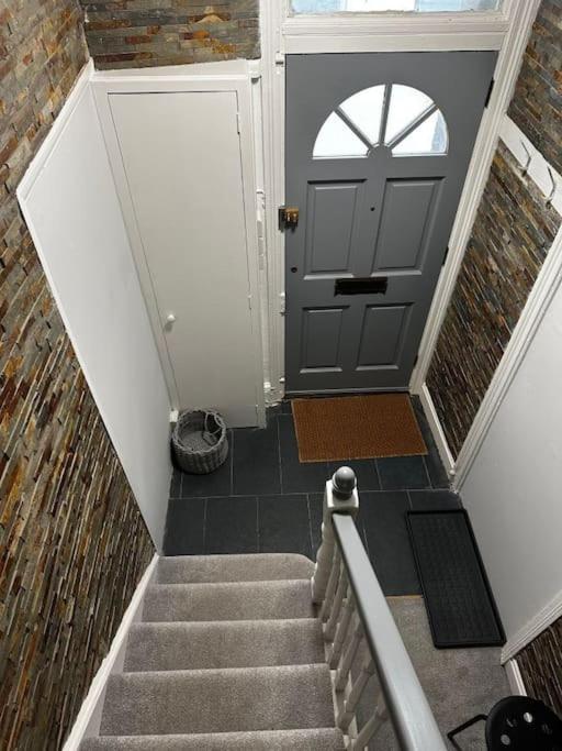 High Wycombe Centre- 2 Bed Flat Διαμέρισμα Εξωτερικό φωτογραφία